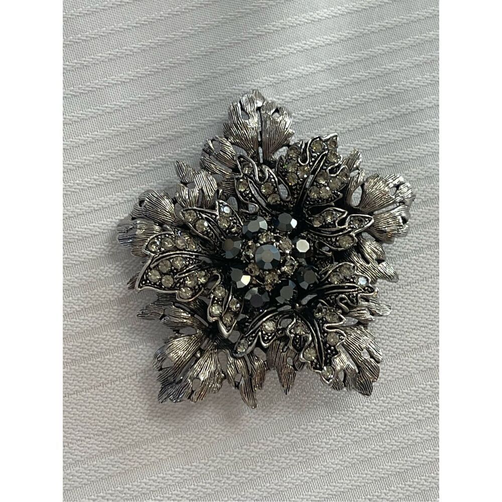 SNK Rhinestone Brooch Signed Rare - Picture 4 of 6